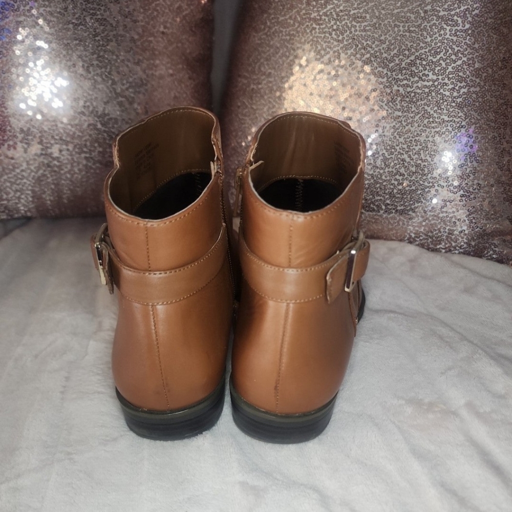Booties - Picture 3 of 4